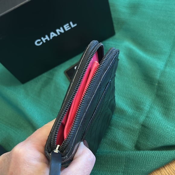 Authentic CHANEL Cambon Black on Black Leather Zip Wallet - Picture 10 of 13